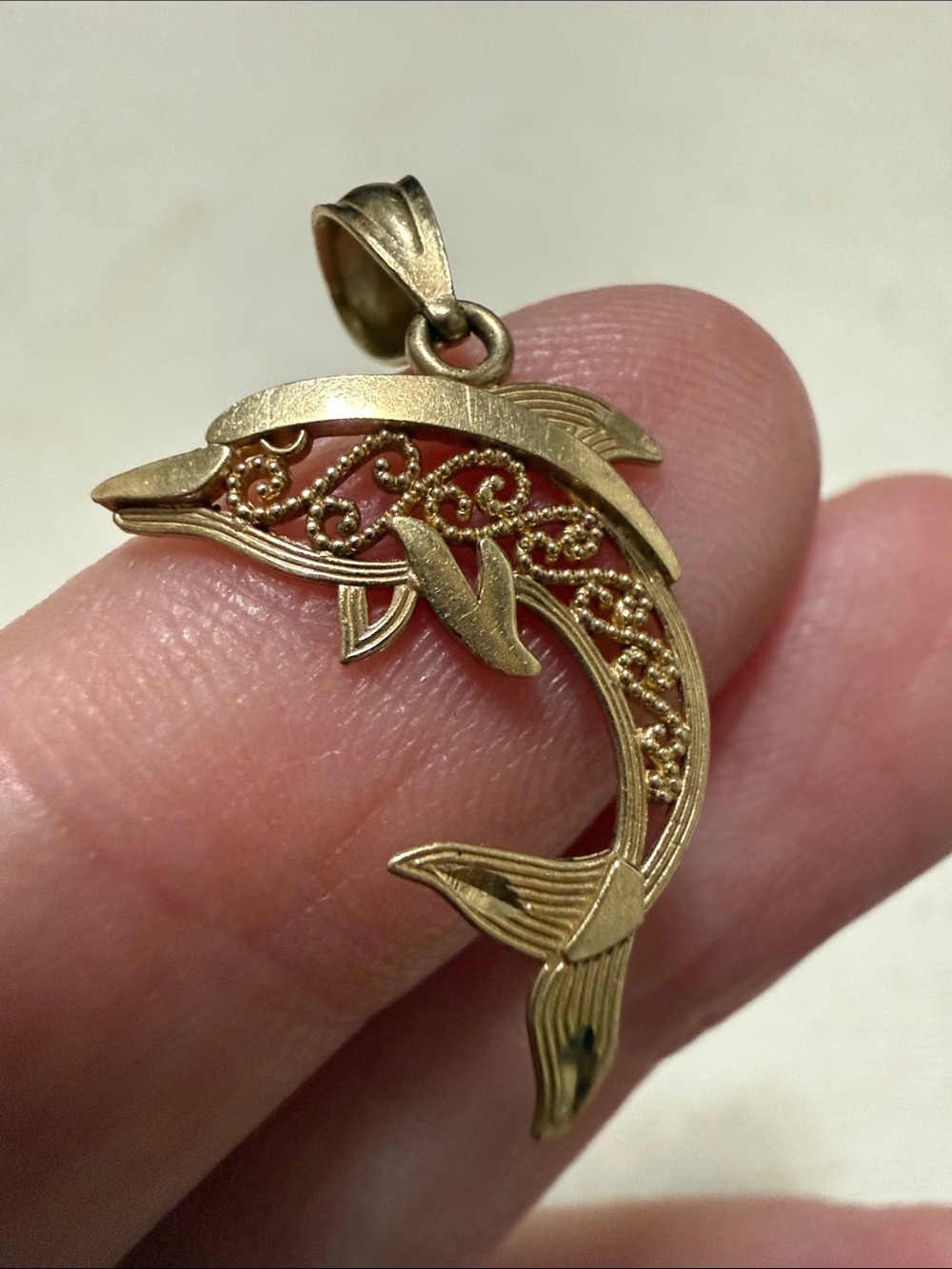 Lovely 10K Gold Dolphin Pendant Necklace Charm